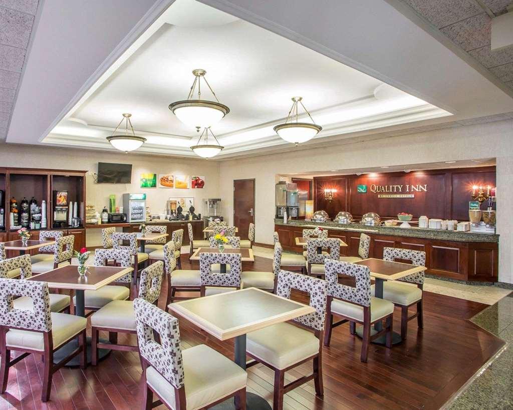 Quality Inn Schaumburg - Chicago Near The Mall Restoran fotoğraf